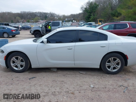 2020 Dodge Charger SXT z VIN 2C3CDXBG4LH213896, wystawiony jako IAAI lot #42143333 z przebiegiem 76 592 mil mil oraz . Historia ofert i sprzedaży dostępna na DreamBid. Obrazek 15.