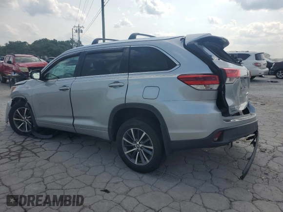 2018 Toyota Highlander SE with VIN 5TDJZRFH1JS527037, listed as a Copart auction lot 60348635 with 56,207 mi miles and Salvage title. Bid and sale history available at DreamBid. Image 2.