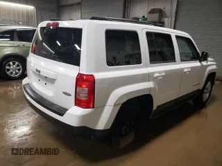 2013 Jeep Patriot Latitude with VIN 1C4NJPFA0DD250364, listed as a Copart auction lot 86316314 with 68,686 mi miles and Salvage Title. Bid and sale history available at carsss.com. Image 3.