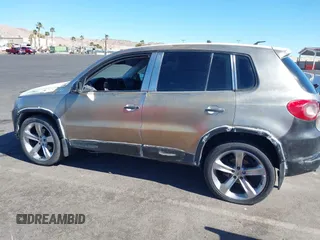 2010 Volkswagen Tiguan with VIN WVGAV9AX1AW513306, listed as a IAAI auction lot 41626072 with 162,086 mi miles and . Bid and sale history available at DreamBid. Image 12.