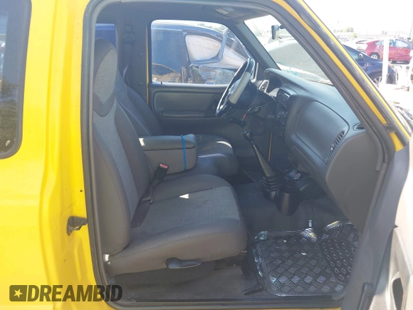 2001 Ford Ranger XL z VIN 1FTYR14U91PA98112, wystawiony jako IAAI lot #42500414 z przebiegiem 192 386 mil mil oraz . Historia ofert i sprzedaży dostępna na DreamBid. Obrazek 8.