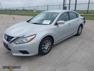2016 Nissan Altima 2.5 S with VIN 1N4AL3AP4GN325116, listed as a IAAI auction lot 41918204 with 92,547 mi miles. Bid and sale history available at carsss.com. Image 2.