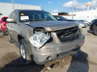 2007 GMC Yukon SLT with VIN 1GKFK13047R205630, listed as a IAAI auction lot 41489206 with 161,376 mi miles. Bid and sale history available at carsss.com. Image 6.