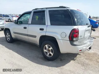 2004 Chevrolet TrailBlazer LT with VIN 1GNDS13S242407656, listed as a IAAI auction lot 41776413 with 343,851 mi miles. Bid and sale history available at carsss.com. Image 3.
