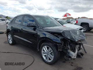 2018 Audi Q3 Premium z VIN WA1BCCFS8JR006212, wystawiony jako IAAI lot #42208285 z przebiegiem 96 571 mil mil oraz . Historia ofert i sprzedaży dostępna na DreamBid. Obrazek 1.