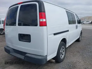 2013 Chevrolet Express Cargo z VIN 1GCSGAFX7D1179068, wystawiony jako IAAI lot #42416117 z przebiegiem 203 041 mil mil oraz . Historia ofert i sprzedaży dostępna na DreamBid. Obrazek 4.