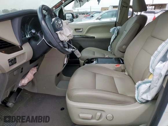 2020 Toyota Sienna XLE Auto Access Seat with VIN 5TDYZ3DC6LS058257, listed as a Copart auction lot 47884555 with 82,662 mi miles and Salvage Title. Bid and sale history available at carsss.com. Image 7.