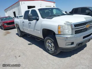 2014 Chevrolet Silverado 2500HD LT with VIN 1GC1CXCG5EF186765, listed as a IAAI auction lot 41906447 with 223,521 mi miles. Bid and sale history available at carsss.com. Image 1.