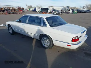 1998 Jaguar XJ Vanden Plas with VIN SAJKX6241WC829353, listed as a IAAI auction lot 41872667 with Not Provided miles and . Bid and sale history available at DreamBid. Image 3.