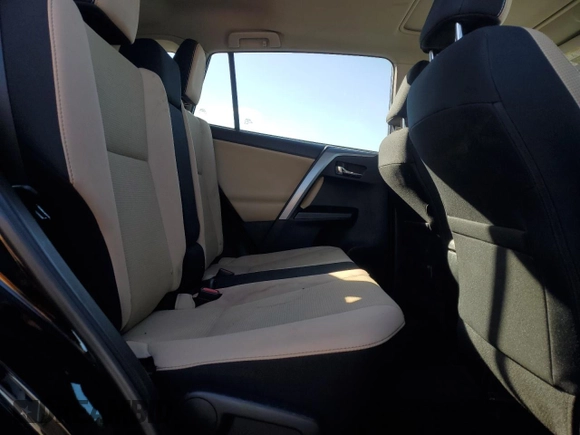 2018 Toyota RAV4 XLE with VIN 2T3RFREV6JW827111, listed as a Copart auction lot 45248315 with Not Provided miles and Non Repairable. Bid and sale history available at DreamBid. Image 11.