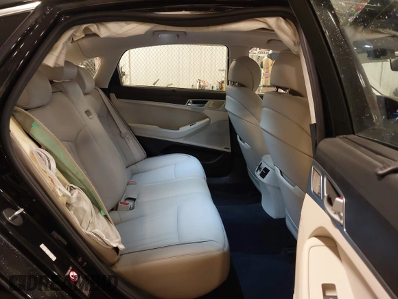 2018 Genesis G80 Ultimate with VIN KMHGN4JF2JU265826, listed as a IAAI auction lot 41749930 with 38,171 mi miles and . Bid and sale history available at carsss.com. Image 8.