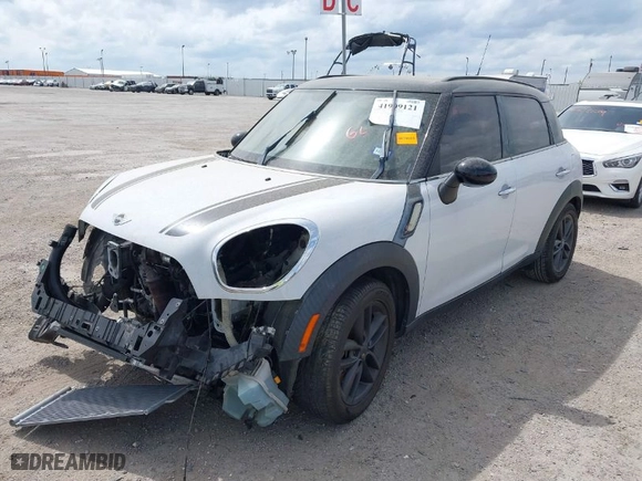 2012 MINI Cooper Countryman S with VIN WMWZC3C57CWL87877, listed as a IAAI auction lot 41909121 with NaN miles. Bid and sale history available at carsss.com. Image 2.