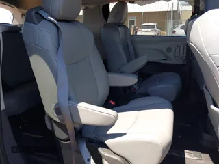 2023 Toyota Sienna XLE z VIN 5TDYSKFC6PS081443, wystawiony jako IAAI lot #42108664 z przebiegiem 30 833 mil mil oraz . Historia ofert i sprzedaży dostępna na DreamBid. Obrazek 8.