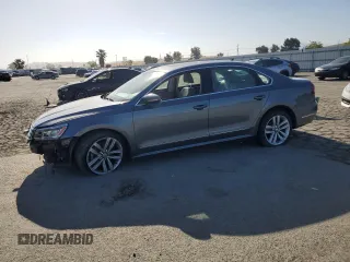 2017 Volkswagen Passat SE z VIN 1VWGT7A35HC078899, wystawiony jako Copart lot #55057695 z przebiegiem 45 620 mil mil oraz Szkoda całkowita • Salvage title. Historia ofert i sprzedaży dostępna na DreamBid. Obrazek 1.