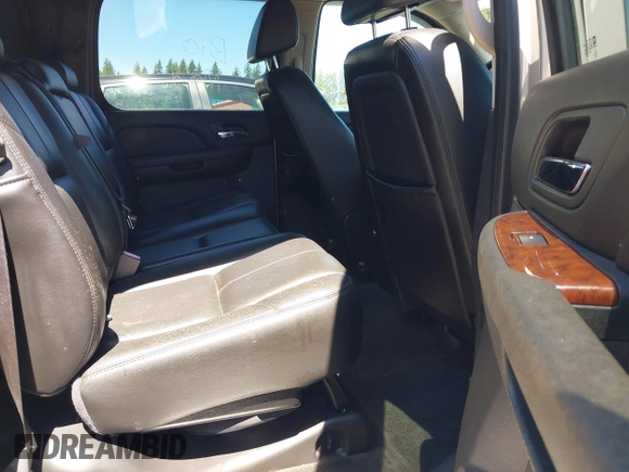 2007 Chevrolet Avalanche 3LT z VIN 3GNFK123X7G214167, wystawiony jako IAAI lot #42356863 z przebiegiem 55 352 mil mil oraz . Historia ofert i sprzedaży dostępna na DreamBid. Obrazek 8.