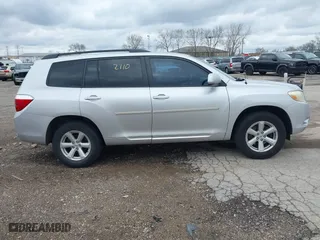 2009 Toyota Highlander with VIN JTEDS41A792092585, listed as a IAAI auction lot 42092110 with 266,217 mi miles. Bid and sale history available at carsss.com. Image 13.