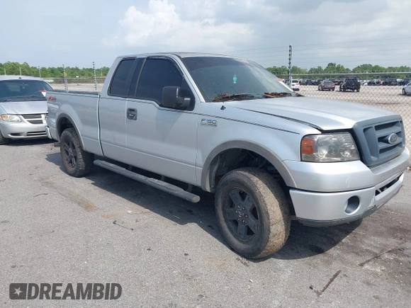 2004 Ford F-150 XLT z VIN 1FTPX14514NB40315, wystawiony jako IAAI lot #42649744 z przebiegiem 215 137 mil mil oraz . Historia ofert i sprzedaży dostępna na DreamBid. Obrazek 1.