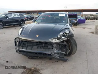 2018 Porsche Macan with VIN WP1AA2A53JLB05430, listed as a IAAI auction lot 41575202 with 65,834 mi miles. Bid and sale history available at carsss.com. Image 6.