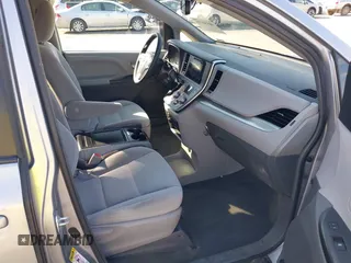 2017 Toyota Sienna LE Auto Access Seat with VIN 5TDKZ3DC4HS773762, listed as a IAAI auction lot 40350728 with 86,271 mi miles and . Bid and sale history available at DreamBid. Image 5.