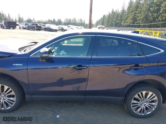 2021 Toyota Venza LE with VIN JTEAAAAH7MJ008765, listed as a IAAI auction lot 41746348 with NaN miles. Bid and sale history available at carsss.com. Image 14.