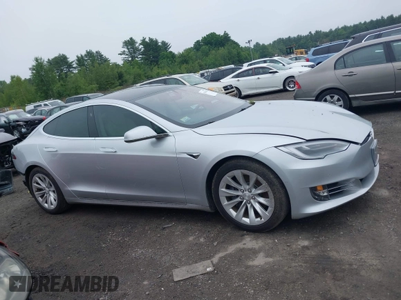 2018 Tesla Model S 75D с VIN 5YJSA1E26JF264767, выставлен на аукционе IAAI как лот 42434614 с пробегом 38 054 миль миль и . История ставок и продаж доступна на DreamBid. Изображение 14.