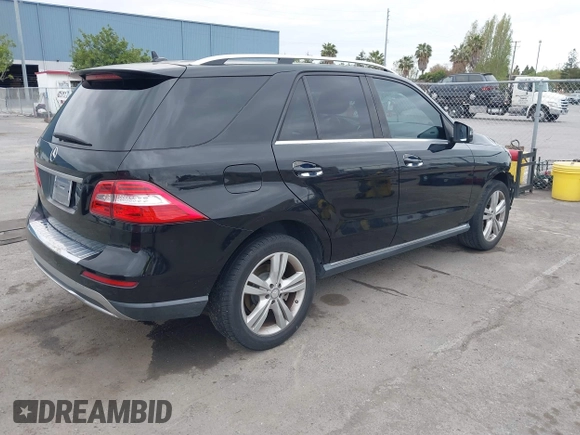 2014 Mercedes-Benz M 350 with VIN 4JGDA5JB9EA408134, listed as a IAAI auction lot 42064798 with 118,838 mi miles and . Bid and sale history available at carsss.com. Image 4.
