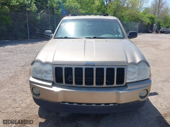 2005 Jeep Grand Cherokee Laredo with VIN 1J4HR48N25C507255, listed as a IAAI auction lot 42105073 with 176,349 mi miles. Bid and sale history available at carsss.com. Image 6.