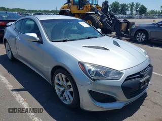 2013 Hyundai Genesis Coupe 2.0T с VIN KMHHT6KD8DU082972, выставлен на аукционе IAAI как лот 42576823 с пробегом 89 091 миль миль и . История ставок и продаж доступна на DreamBid. Изображение 1.