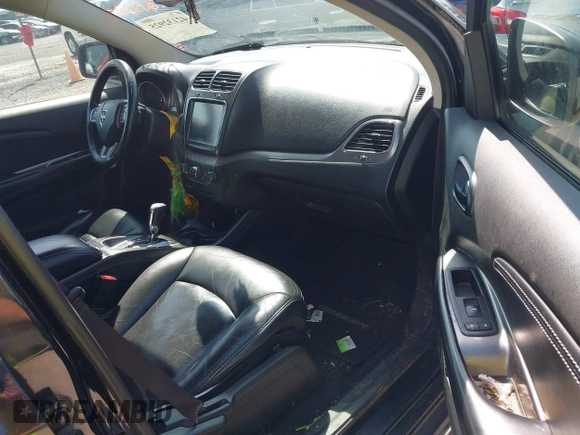 2015 Dodge Journey Crossroad with VIN 3C4PDDGG8FT633483, listed as a IAAI auction lot 42132925 with 138,235 mi miles and . Bid and sale history available at DreamBid. Image 5.