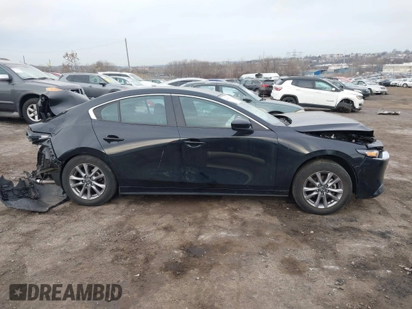 2021 Mazda 3 S with VIN 3MZBPAAL5MM254841, listed as a IAAI auction lot 41667796 with 27,640 mi miles and . Bid and sale history available at carsss.com. Image 13.