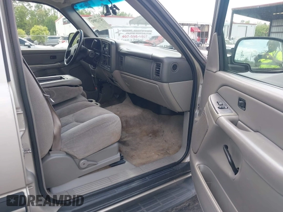 2006 Chevrolet Tahoe LS z VIN 1GNEC13V86R135510, wystawiony jako IAAI lot #42123092 z przebiegiem 370 153 mil mil oraz . Historia ofert i sprzedaży dostępna na DreamBid. Obrazek 5.