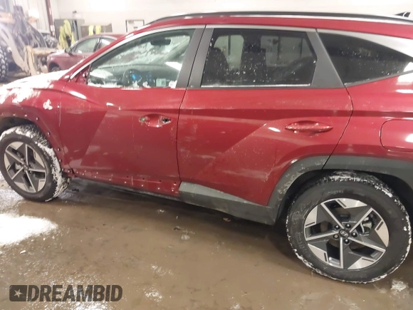 2025 Hyundai Tucson SEL with VIN 5NMJBCDE1SH469588, listed as a IAAI auction lot 41405946 with 2,897 mi miles. Bid and sale history available at carsss.com. Image 14.