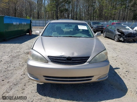 2004 Toyota Camry LE with VIN 4T1BE32KX4U876532, listed as a IAAI auction lot 41885515 with 305,390 mi miles. Bid and sale history available at carsss.com. Image 6.