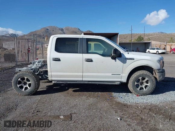 2018 Ford F-150 XL with VIN 1FTEW1E11JFD71517, listed as a IAAI auction lot 41921824 with 26,141 mi miles. Bid and sale history available at carsss.com. Image 14.