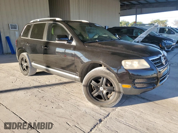 2007 Volkswagen Touareg V6 with VIN WVGZE77L77D002814, listed as a Copart auction lot 82108304 with 140,844 mi miles and Clean Title. Bid and sale history available at DreamBid. Image 4.