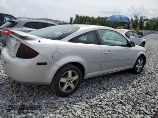 2007 Pontiac G5 z VIN 1G2AL15FX77395082, wystawiony jako Copart lot #56042275 z przebiegiem 150 552 mil mil oraz Szkody całkowita. Historia ofert i sprzedaży dostępna na DreamBid. Obrazek 3.
