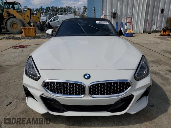 2021 BMW Z4 sDrive30i with VIN WBAHF3C09MWX24087, listed as a Copart auction lot 52036575 with 0 mi miles and Salvage Title. Bid and sale history available at carsss.com. Image 5.