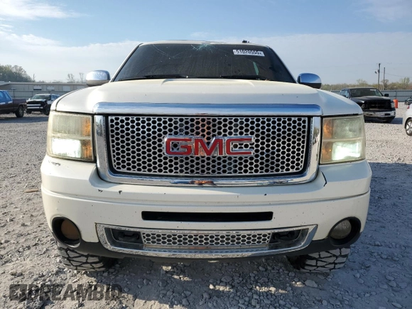 2011 GMC Sierra 1500 Denali z VIN 3GTP2XE23BG154941, wystawiony jako Copart lot #51020555 z przebiegiem 261 055 mil mil oraz Szkoda całkowita • Salvage title. Historia ofert i sprzedaży dostępna na DreamBid. Obrazek 5.