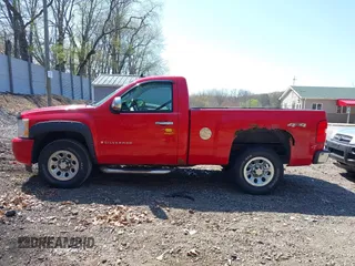 2009 Chevrolet Silverado 1500 Work Truck with VIN 1GCEK14C29Z187289, listed as a IAAI auction lot 42113066 with 109,077 mi miles. Bid and sale history available at carsss.com. Image 15.