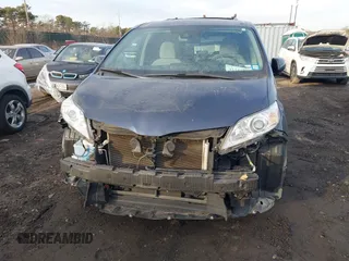 2020 Toyota Sienna LE Auto Access Seat with VIN 5TDKZ3DC4LS050616, listed as a IAAI auction lot 41412876 with 91,525 mi miles. Bid and sale history available at carsss.com. Image 6.