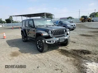 2024 Jeep Wrangler Rubicon z VIN 1C4RJXR6XRW291900, wystawiony jako Copart lot #61682885 z przebiegiem Nie podano mil oraz Szkoda całkowita • Salvage title. Historia ofert i sprzedaży dostępna na DreamBid. Obrazek 14.