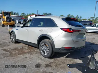 2025 Mazda CX-90 Preferred z VIN JM3KKBHDXS1224788, wystawiony jako IAAI lot #42007081 z przebiegiem 752 mil mil oraz . Historia ofert i sprzedaży dostępna na DreamBid. Obrazek 3.