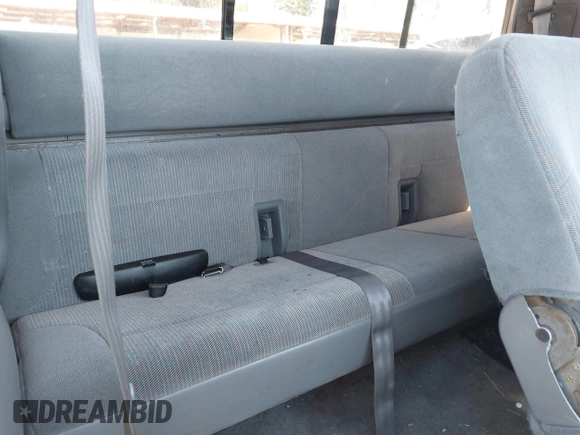 1995 Ford F-250 with VIN 1FTHX25G9SKC21619, listed as a IAAI auction lot 42614230 with 226,317 mi miles and . Bid and sale history available at DreamBid. Image 8.