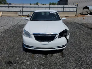 2013 Chrysler 200 Touring with VIN 1C3CCBBB8DN635916, listed as a Copart auction lot 52028325 with 193,600 mi miles and Salvage Title. Bid and sale history available at carsss.com. Image 5.