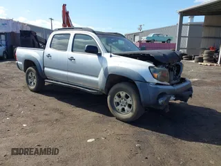 2006 Toyota Tacoma z VIN 5TELU42N16Z152394, wystawiony jako IAAI lot #41726060 z przebiegiem 278 016 mil mil oraz . Historia ofert i sprzedaży dostępna na DreamBid. Obrazek 1.