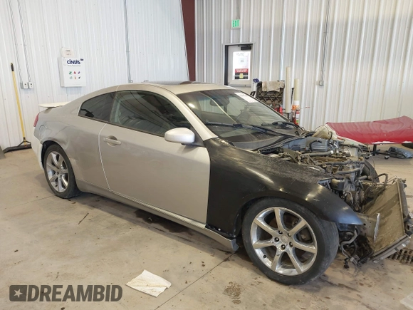 2005 Infiniti G35 z VIN JNKCV54E35M422747, wystawiony jako IAAI lot #42505269 z przebiegiem 153 324 mil mil oraz . Historia ofert i sprzedaży dostępna na DreamBid. Obrazek 1.