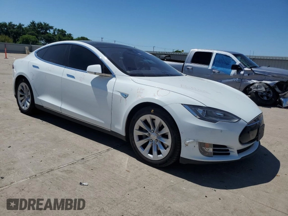 2016 Tesla Model S 70 with VIN 5YJSA1E11GF136081, listed as a Copart auction lot 53470695 with 109,796 mi miles and Clean title. Bid and sale history available at DreamBid. Image 4.