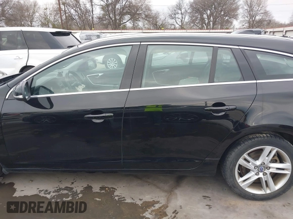 2015 Volvo V60 z VIN YV1612SM8F1222138, wystawiony jako IAAI lot #41212660 z przebiegiem 88 174 mil mil oraz . Historia ofert i sprzedaży dostępna na DreamBid. Obrazek 14.