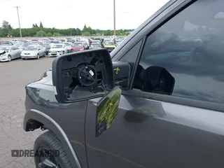 2022 Ram 1500 Limited z VIN 1C6SRFHM6NN134716, wystawiony jako IAAI lot #42250431 z przebiegiem 12 051 mil mil oraz . Historia ofert i sprzedaży dostępna na DreamBid. Obrazek 18.