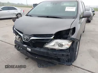 2018 Toyota Sienna LE Auto Access Seat with VIN 5TDKZ3DC8JS948150, listed as a IAAI auction lot 41889062 with 73,724 mi miles and . Bid and sale history available at DreamBid. Image 6.